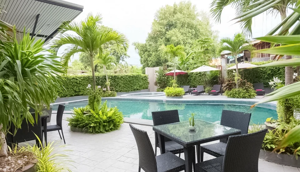 هتل گلدن تولیپ اسنشیال پاتایا